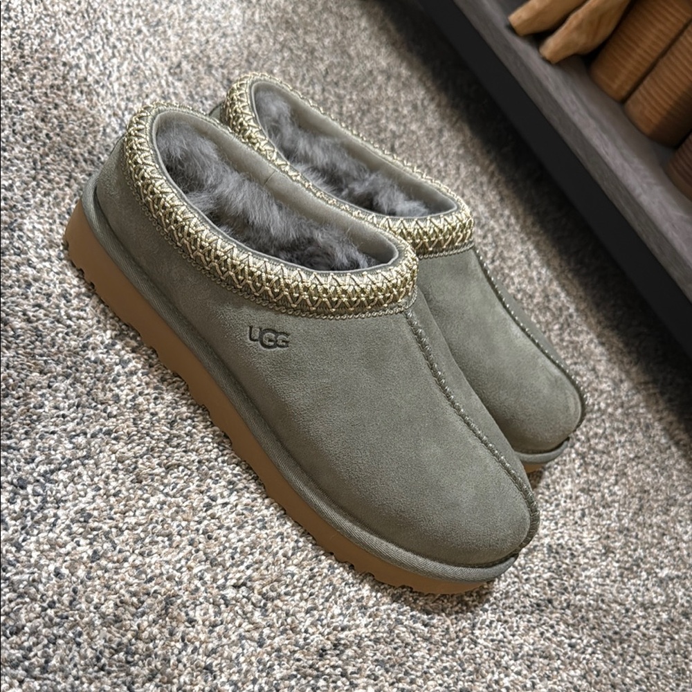 UGG Women's Olive Suede Shearling Lined Tasmans